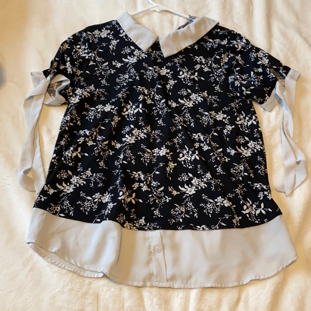 Black and white floral top